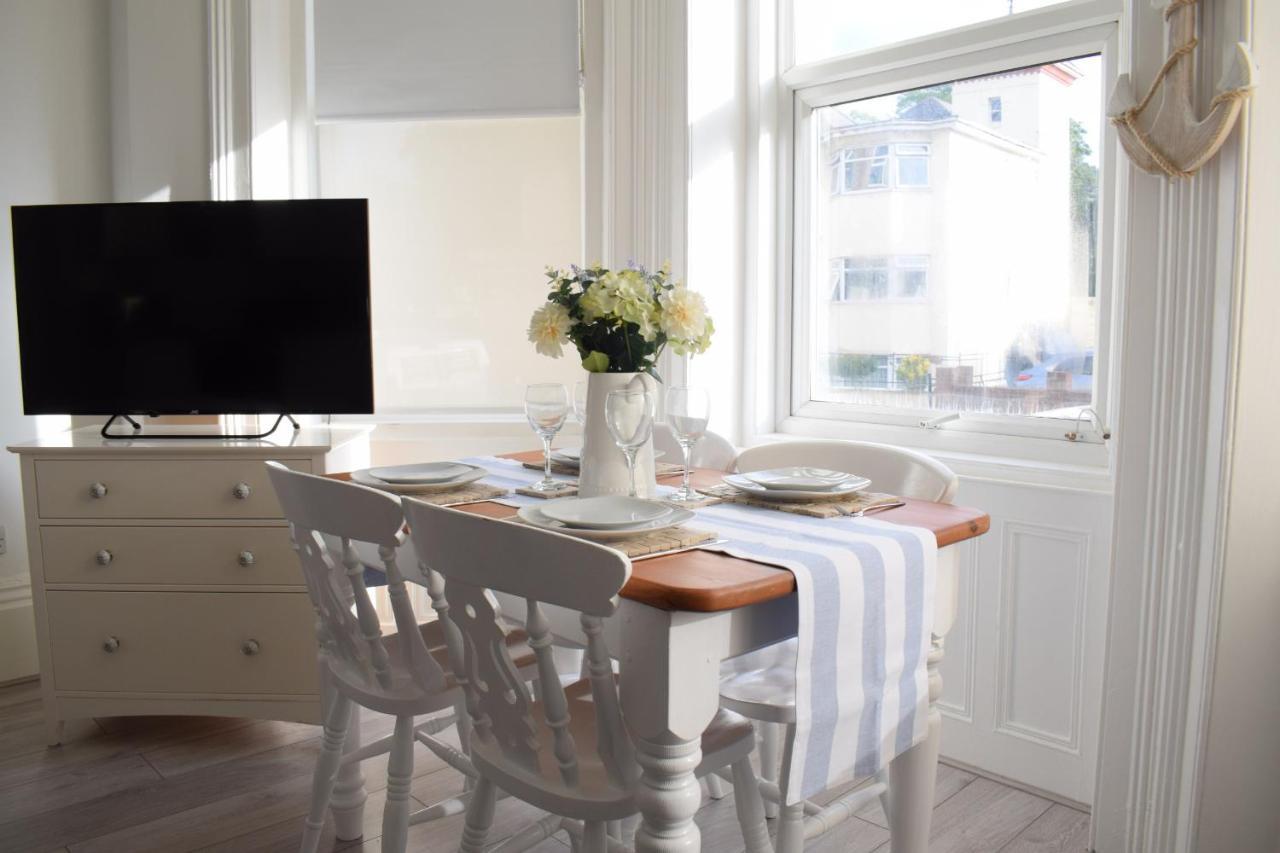 בורנמות' The Bay Beach Apartments מראה חיצוני תמונה